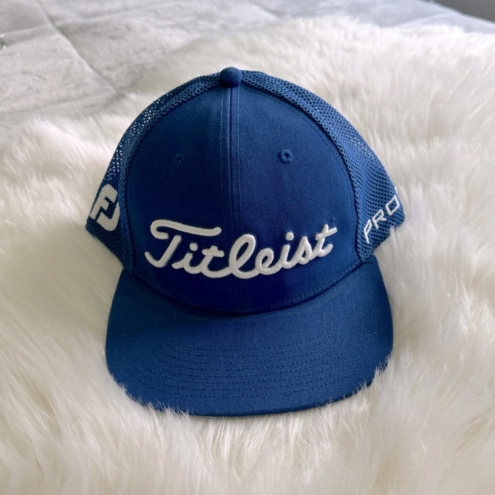 Titleist Footjoy Pro V1 Hat